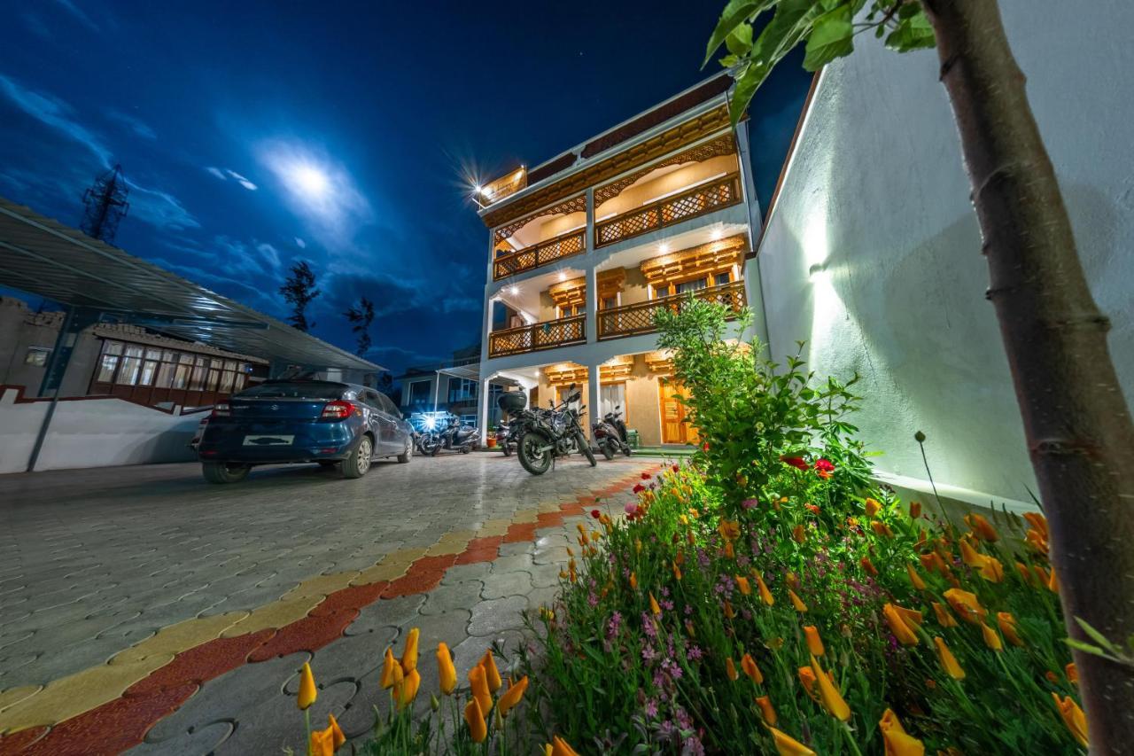 Woosah Hostel Лех Екстериор снимка