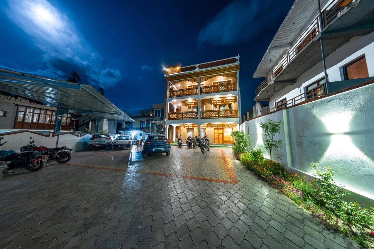 Woosah Hostel Лех Екстериор снимка